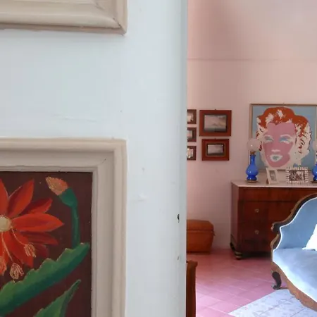 Casa Maria 6&2, Emma فيلة